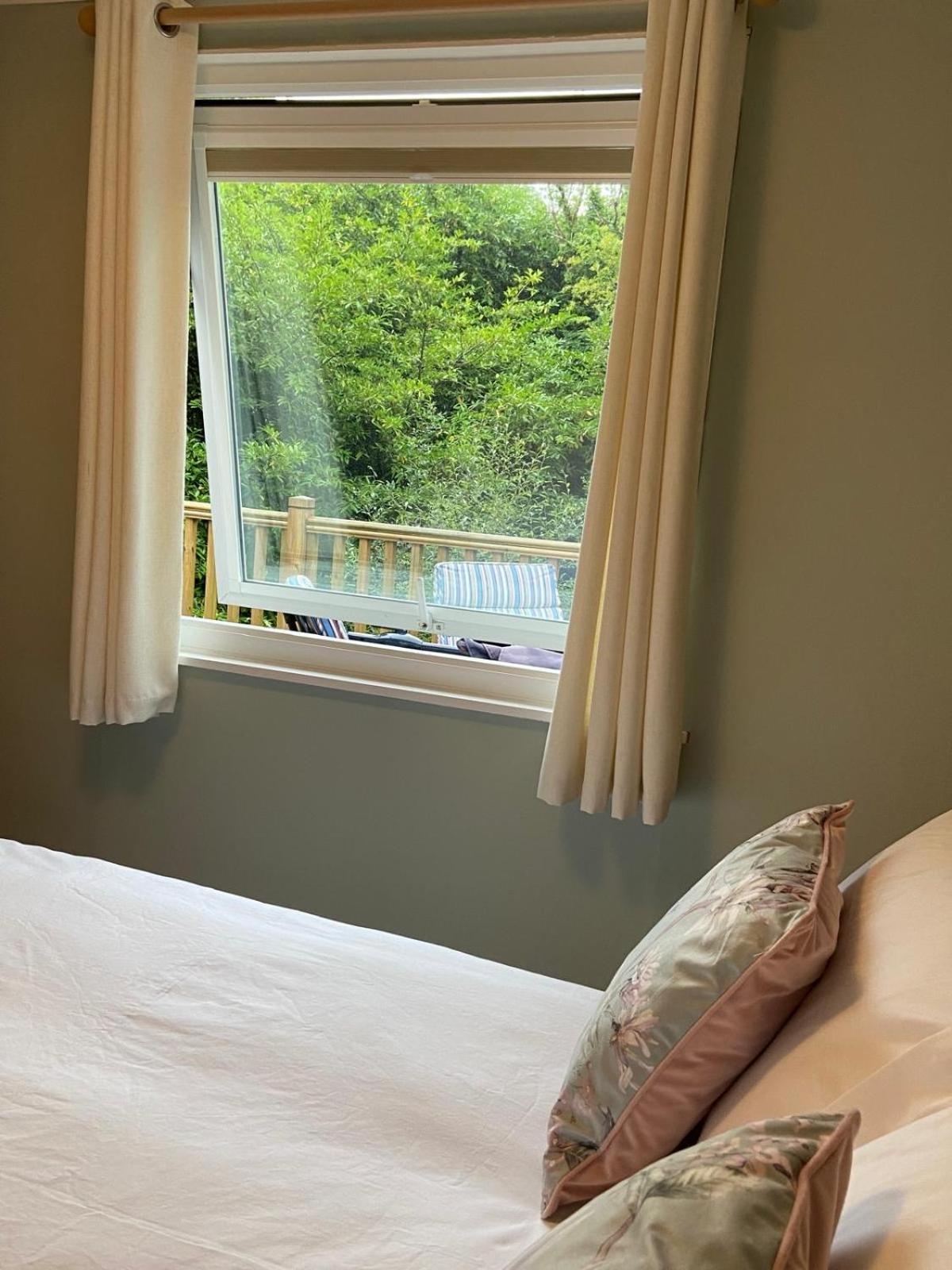Chalet 64, Lakeside, Glan Gwna Holiday Park Caernarfon Exteriör bild