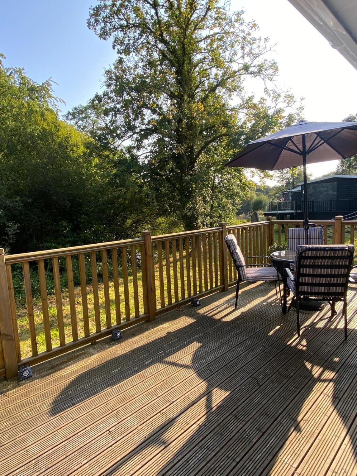 Chalet 64, Lakeside, Glan Gwna Holiday Park Caernarfon Exteriör bild